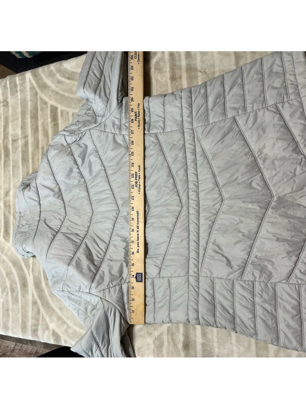 Guess L Women's Quilted Jacket - Light Gray - Picture 5 of 5
